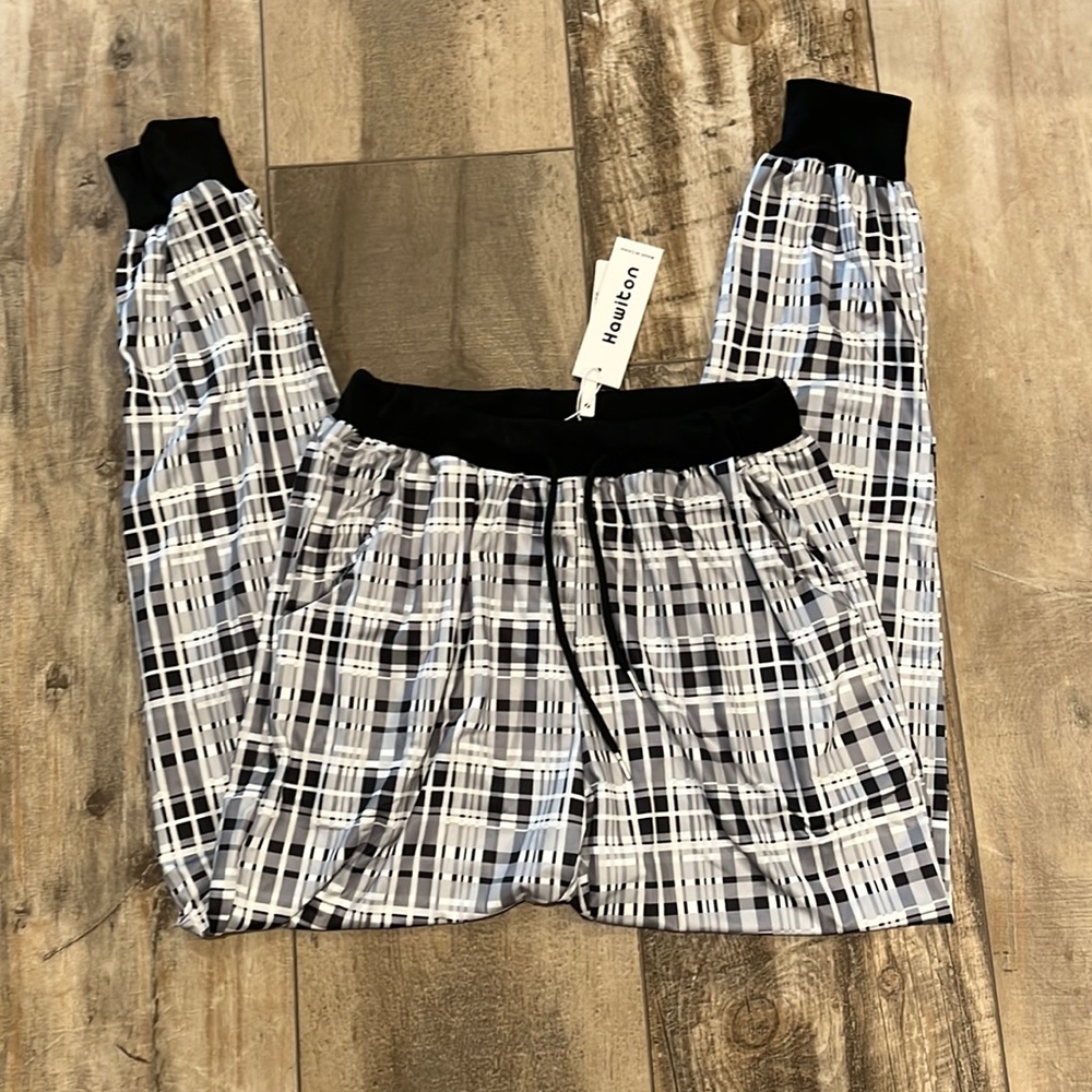 Plaid grey and black joggers